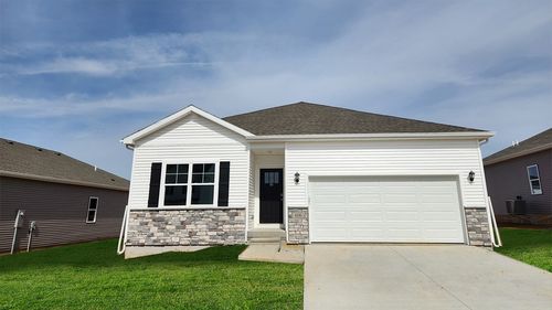 2786 Cecelia Dr, Hiawatha, IA, 52233-2811 | Card Image