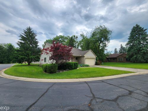 837 Hidden Terrace Lane, Waterford Charter Township, MI, 48327 | Card Image