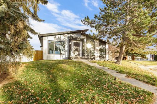 64 Maple Court Crescent Se, Home with 5 bedrooms, 3 bathrooms and 2 parking in Calgary AB | Card Image
