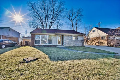 7014 N Kilbourn Ave, Lincolnwood, IL, 60712-2217 | Card Image