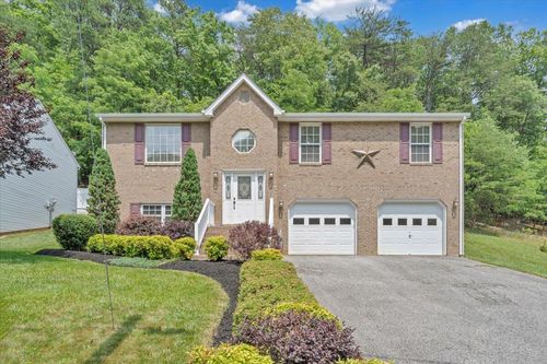 4161 Daugherty Rd, Salem, VA, 24153-7989 | Card Image