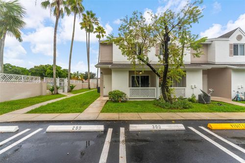 a-17-17455 Nw 67th Ct, Hialeah, FL, 33015-5834 | Card Image