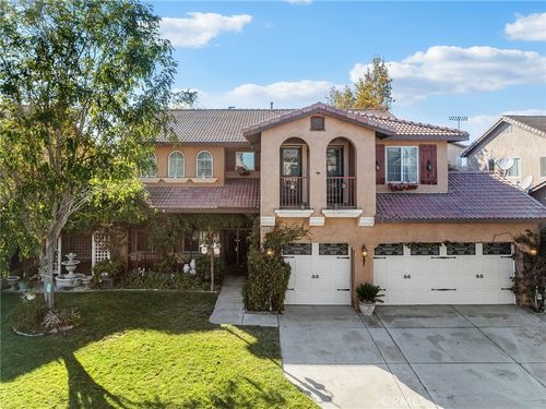 13118 Four Hills Way, Victorville, CA, 92392-7978 | Card Image