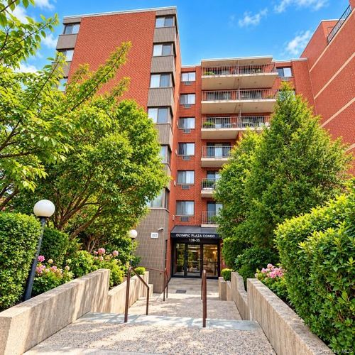 4c-139-35 35th Avenue, New York, NY, 11354 | Card Image