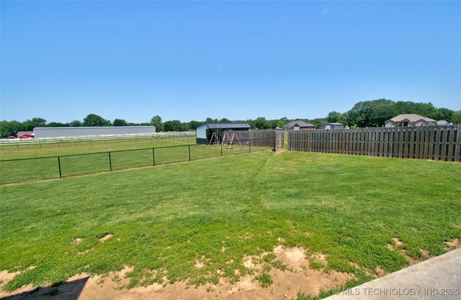 Back yard | Image 35