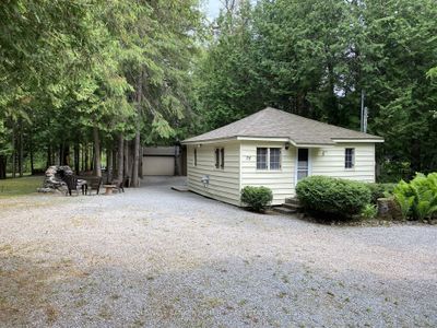 75 Beach Rd, House other with 2 bedrooms, 1 bathrooms and 6 parking in Kawartha Lakes ON | Image 1