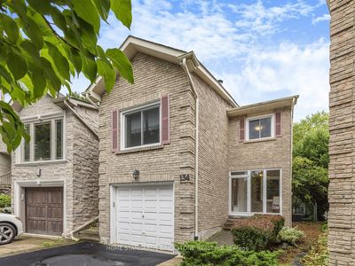 134 Baywood Crt, House other with 3 bedrooms, 4 bathrooms and 3 parking in Thornhill ON | Image 2