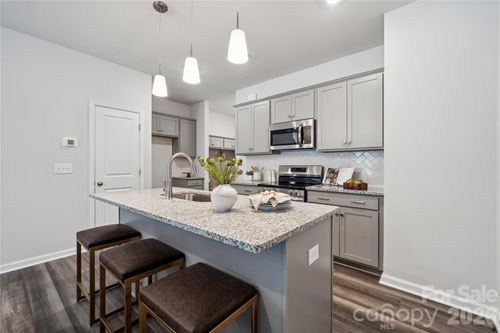 50-3021 Kingsfield Rd, Charlotte, NC, 28208-3765 | Card Image