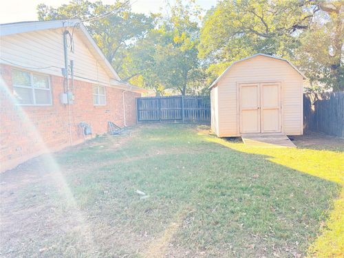 600 Travis Dr, Mineral Wells, TX, 76067-5031 | Card Image