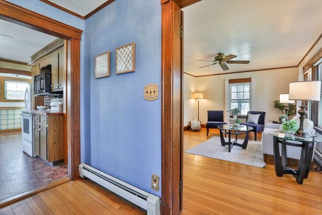 18 Eastern Ave, House other with 3 bedrooms, 1 bathrooms and 3 parking in Wakefield MA | Image 4