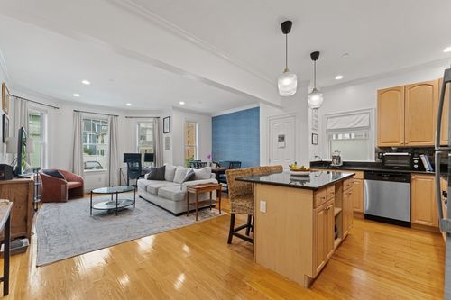 4-146 Clifton St, Malden, MA, 02148-2580 | Card Image