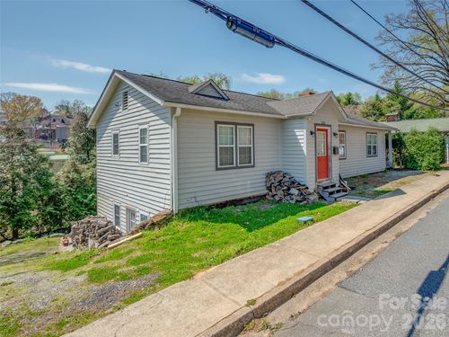 120 E Howard St, Tryon, NC, 28782-3405 | Card Image