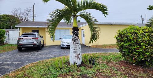 6881 Sheridan St, Hollywood, FL, 33024-3942 | Card Image