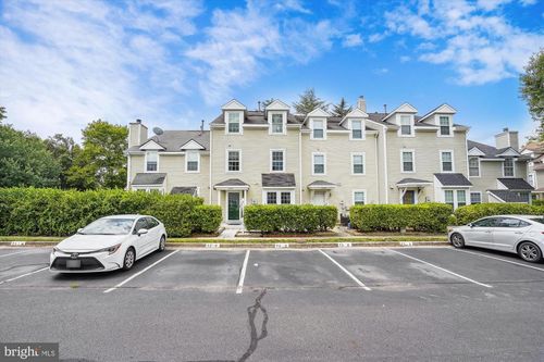 6084 Netherton St, CENTREVILLE, VA, 20120-3228 | Card Image