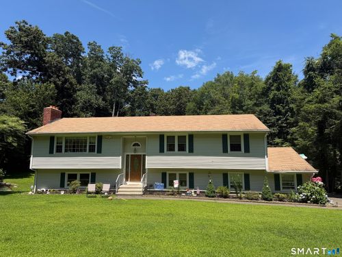 12 Briarwoods Ter, Trumbull, CT, 06611-5129 | Card Image