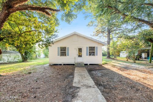144 Hanks Pond Rd, Crowley, LA, 70526-8207 | Card Image