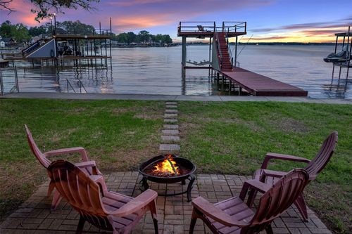 124 Harbor Dr, Gun Barrel City, TX, 75156-3523 | Card Image