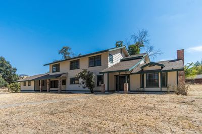 32100 Success Valley Drive, House other with 4 bedrooms, 3 bathrooms and null parking in Porterville CA | Image 2