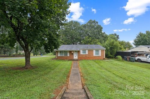 510 Craig St, Greensboro, NC, 27406-2740 | Card Image