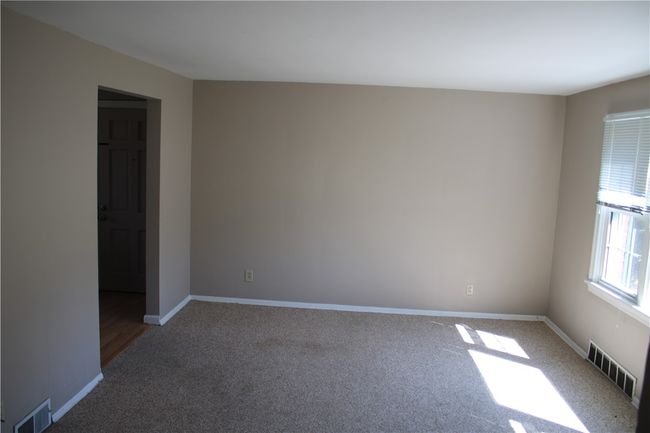 217 S Shady Ave, Condo with 3 bedrooms, 1 bathrooms and 1 parking in Houston PA | Image 6