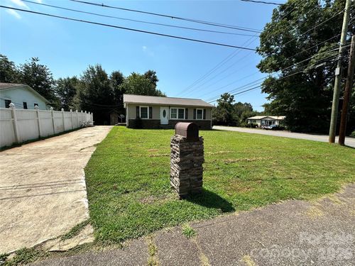 601 E Saunders Ave, Newton, NC, 28658-2341 | Card Image