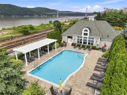 308 Bridgeview Dr, Poughkeepsie, NY, 12601-3933 | Card Image