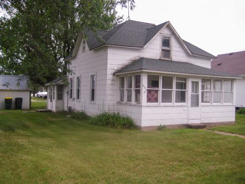 603 N Michigan St, Prairie Du Chien, WI, 53821-1117 | Card Image