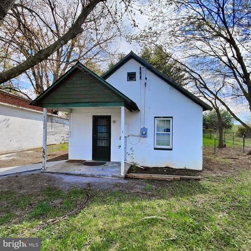 4884 Charles Town Rd, KEARNEYSVILLE, WV, 25430-4990 | Card Image