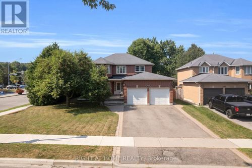 304 Rhodes Circle, Newmarket (Glenway Estates), ON, L3X1V4 | Card Image