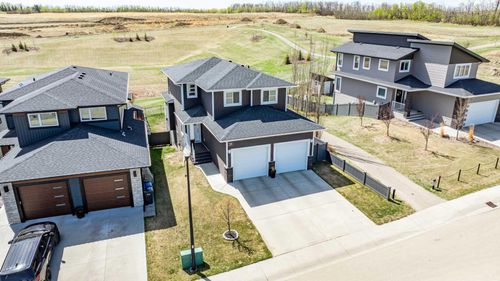 19 Vanveller Way, Sylvan Lake, AB, T4S0M4 | Card Image
