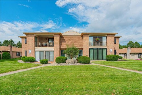 2762 Rolling Green Pl, Macungie, PA, 18062-1438 | Card Image