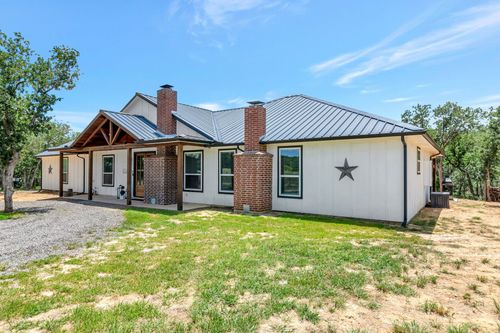 129 Whiskey Ranch Rd, Runaway Bay, TX, 76426-1647 | Card Image