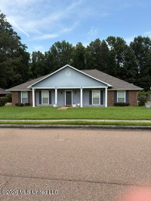 1042 N Azalea Drive, Madison, MS, 39110 | Card Image