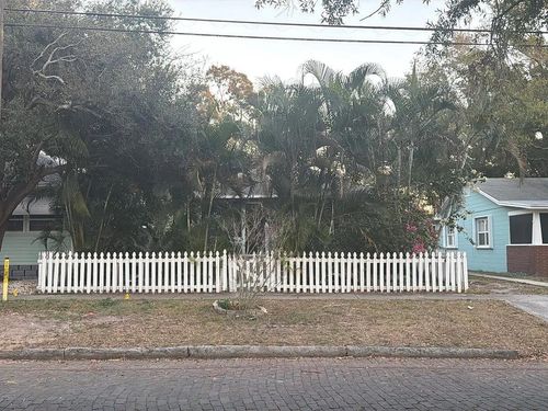 2011 12th St N, Saint Petersburg, FL, 33704-3905 | Card Image