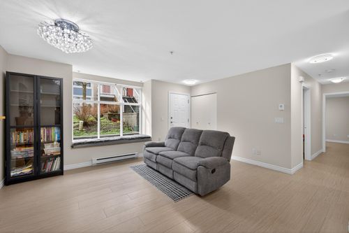 18-7128 Stride Ave, Burnaby, BC, V3N1T5 | Card Image