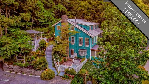 204 Hill St, Gatlinburg, TN, 37738-3012 | Card Image