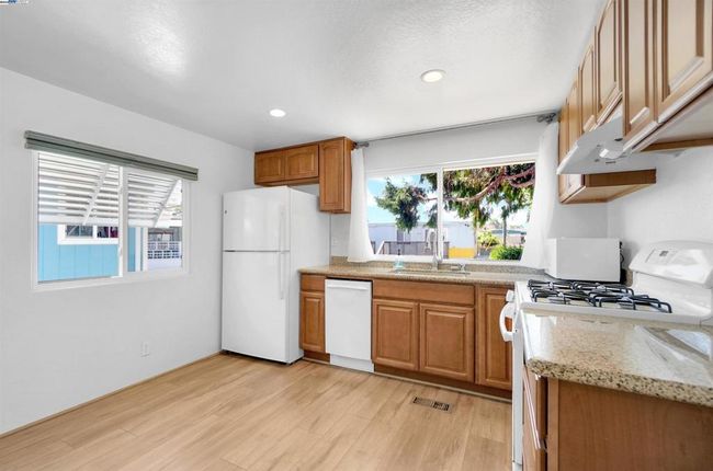 17754 Meekland Ave, Home with 1 bedrooms, 1 bathrooms and null parking in Cherryland CA | Image 12