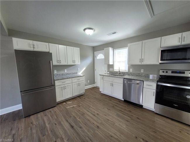 APT-6 - 800 Dodson Mill Rd, Home with 1 bedrooms, 1 bathrooms and null parking in Pilot Mountain NC | Image 8