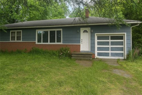 1747 Pole Bridge Rd, Avon, NY, 14414-9632 | Card Image