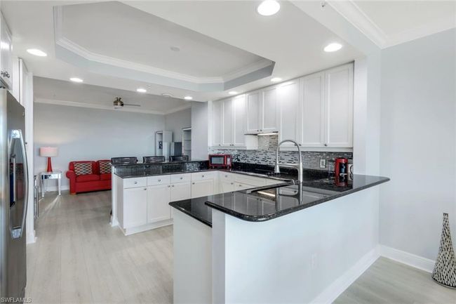 APT-703 - 455 Cove Tower Dr, Condo with 3 bedrooms, 4 bathrooms and 1 parking in NAPLES FL | Image 11