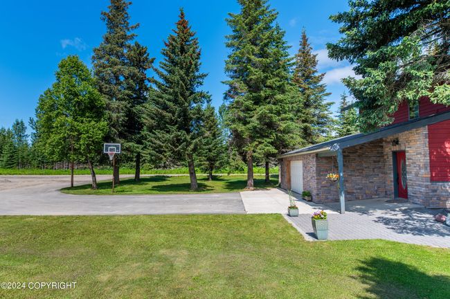 Large Driveway | Image 46