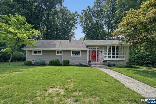 105 Winthrop Rd, Hillsdale, NJ, 07642-1113 | Card Image