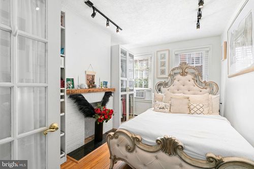 320 S Juniper St, PHILADELPHIA, PA, 19107-6309 | Card Image