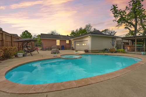 1233 Bardfield Ave, Garland, TX, 75041-5008 | Card Image