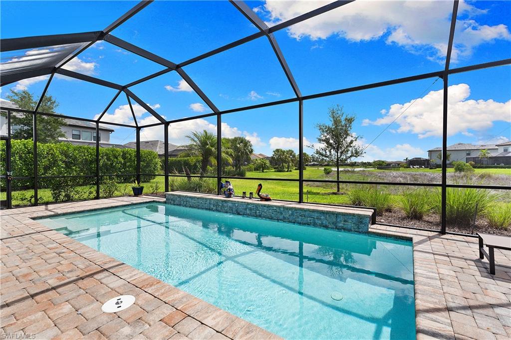 Residential in ESTERO 2