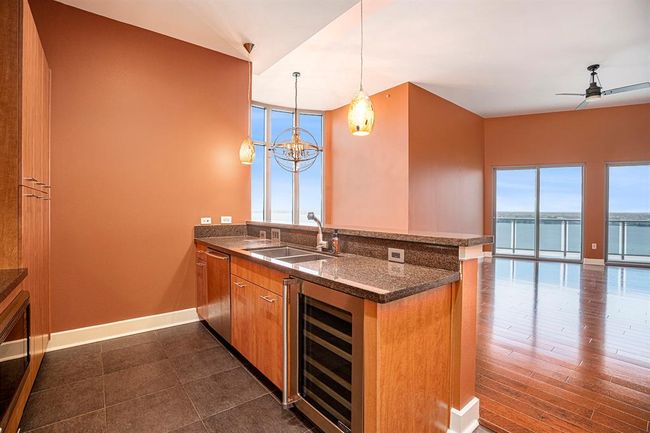 APT-12E - 4821 Nasa Pkwy, Condo with 2 bedrooms, 2 bathrooms and 2 parking in Seabrook TX | Image 6