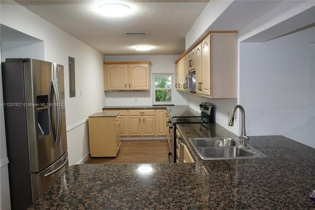 0 - 700 N Douglas Rd, House other with 4 bedrooms, 2 bathrooms and null parking in Pembroke Pines FL | Image 4