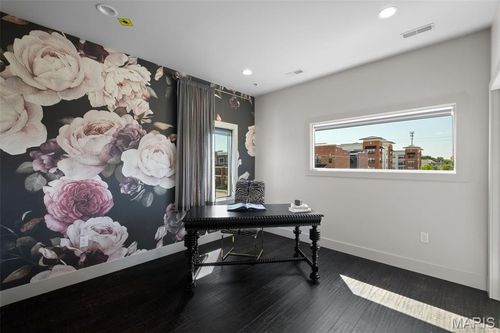 5027 Daggett Ave, Saint Louis, MO, 63110-3007 | Card Image
