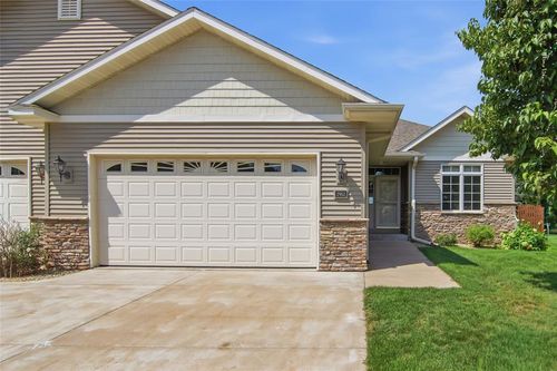 2912 Putnam Glen Pl, Eau Claire, WI, 54701-5072 | Card Image