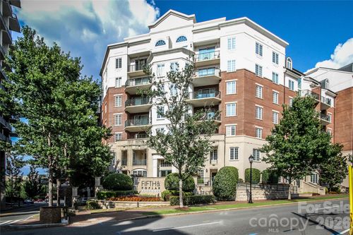 apt-222-300 W 5th St, Charlotte, NC, 28202-1561 | Card Image